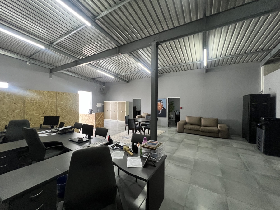 Commercial Property for Sale in Vincent Eastern Cape